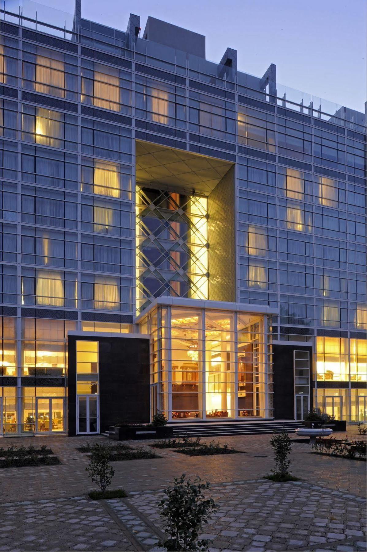 Dushanbe Serena Hotel Ngoại thất bức ảnh