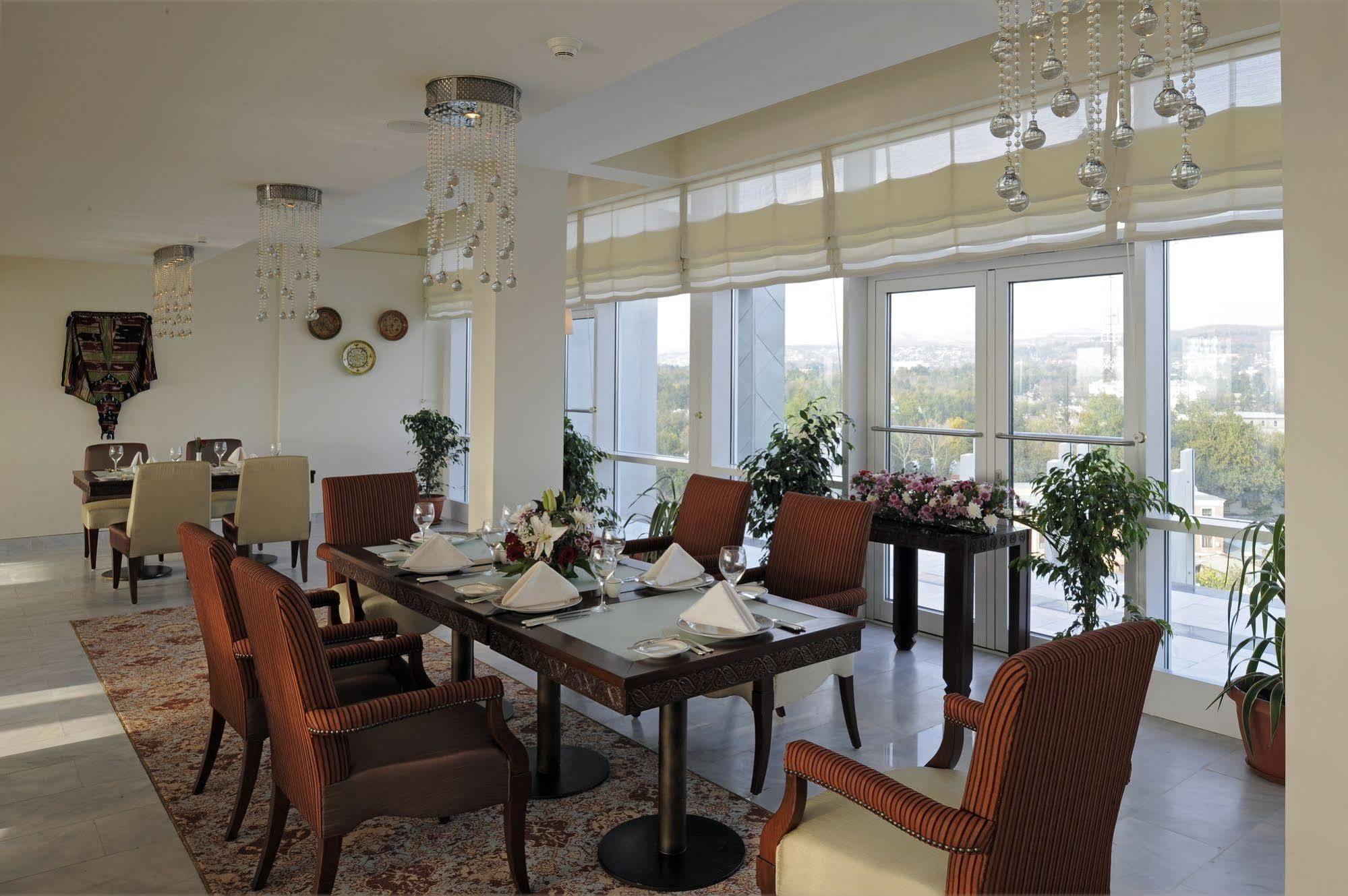 Dushanbe Serena Hotel Ngoại thất bức ảnh